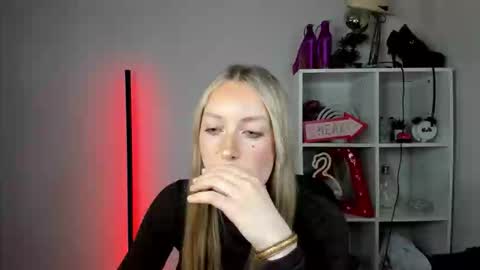 evelynblond online show from 06.03.26