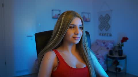 evelyncage_ online show from 01.15.25