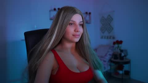 evelyncage_ online show from 03.04.25