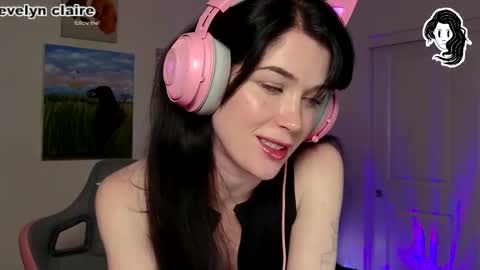 Snapshot of evelynclaire chatting on 12.24.24 Evelyn Claire online show from 12.24.24