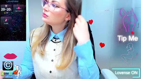 evelyne_rose online show from 04.17.26