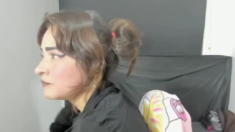 Evelyne online show from 04.19.26