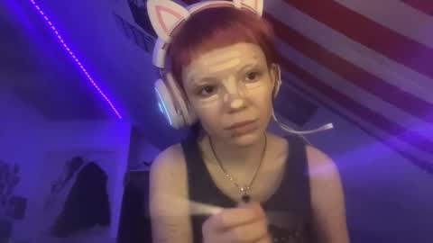 Snapshot of evettezirin chatting on 11.28.25 Sky online show from 11.28.25