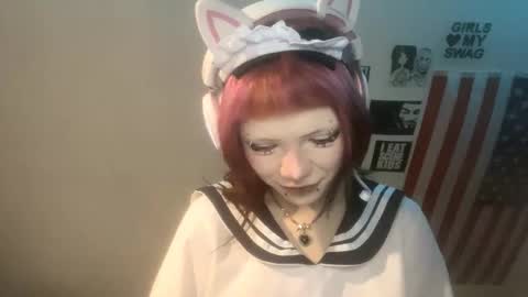 Snapshot of evettezirin chatting on 12.03.25 Sky online show from 12.03.25