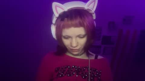 Snapshot of evettezirin chatting on 12.04.25 Sky online show from 12.04.25