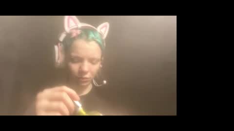 Snapshot of evettezirin chatting on 12.15.25 Sky online show from 12.15.25