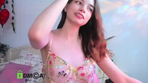 Snapshot of evi_brook chatting on 04.29.26 evi_brook online show from 04.29.26