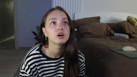 evi_woow online show from 09.09.25