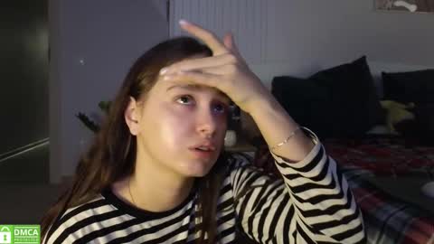 evi_woow online show from 11.13.25