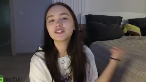 evi_woow online show from 04.05.26