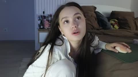 Snapshot of evi_woow chatting on 04.29.26 evi_woow online show from 04.29.26