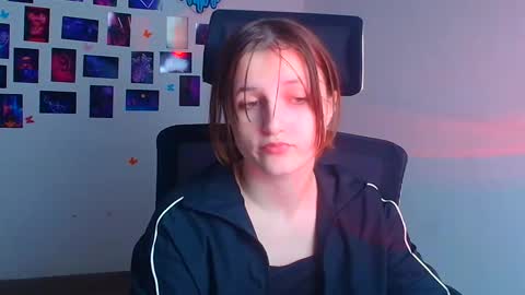 Evie online show from 11.23.25