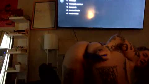 Snapshot of evilstwins chatting on 12.20.25 Evil twins online show from 12.20.25