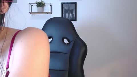 Sofia and David online show from 12.23.25