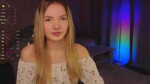 Snapshot of evilyn_next_door chatting on 11.26.25 Evelyn online show from 11.26.25