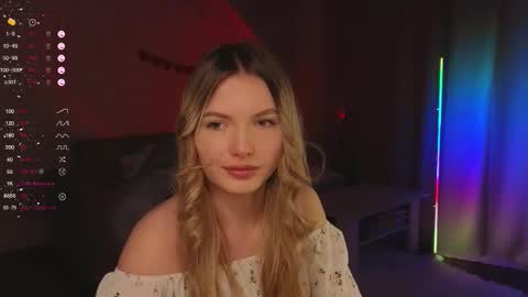 Snapshot of evilyn_next_door chatting on 12.17.25 Evelyn online show from 12.17.25