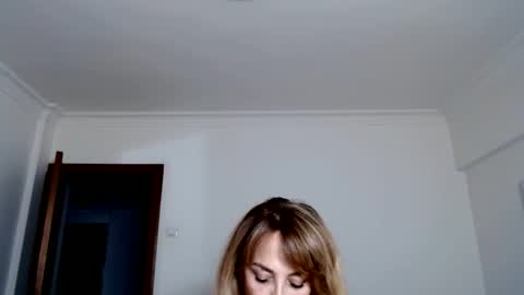 Snapshot of evolett chatting on 06.03.26 ONLYFANS There are legends that in this room all your wishes can come true Private is Open online show from 06.03.26