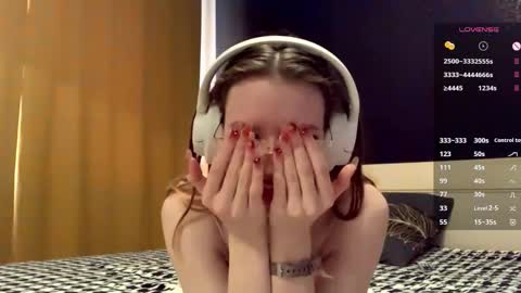 Snapshot of evonnesilvestre chatting on 09.16.25 Eva online show from 09.16.25