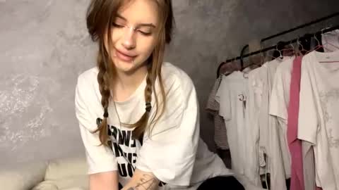 evva_avve_ online show from 11.24.25