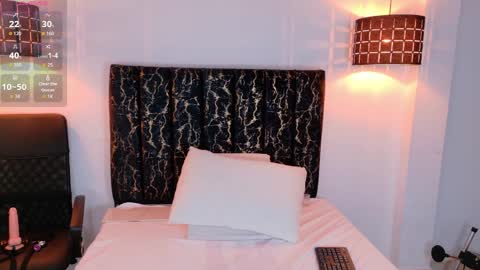 evvaa_moon online show from 04.09.26