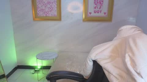 Hi Stream 1000pm to 600am online show from 05.22.26