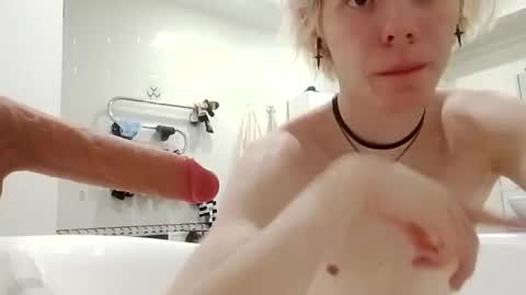 Essa online show from 04.10.26