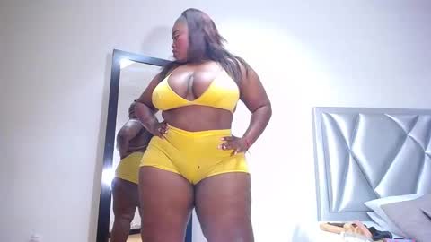 Snapshot of exotic_karmella chatting on 12.12.24 exotic_karmella online show from 12.12.24