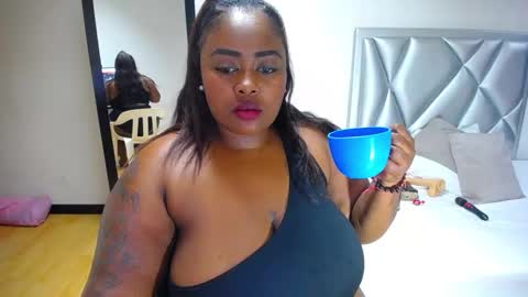 Snapshot of exotic_karmella chatting on 02.19.25 exotic_karmella online show from 02.19.25