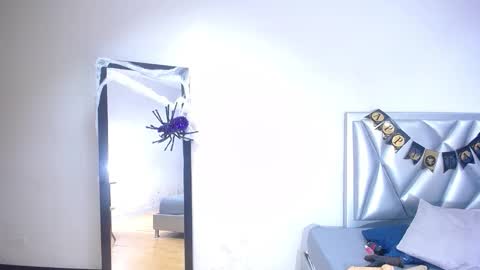 Snapshot of exotic_karmella chatting on 10.24.25 exotic_karmella online show from 10.24.25