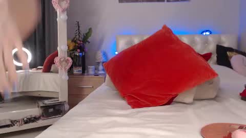 Snapshot of exotica_girl chatting on 07.19.26 exotica_girl online show from 07.19.26