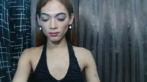 jenny  Laiza online show from 10.21.25