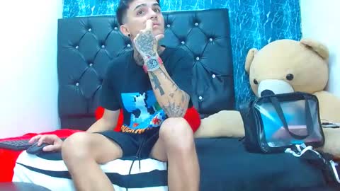 Snapshot of exotichot_couple chatting on 01.21.25 exotichot_couple online show from 01.21.25