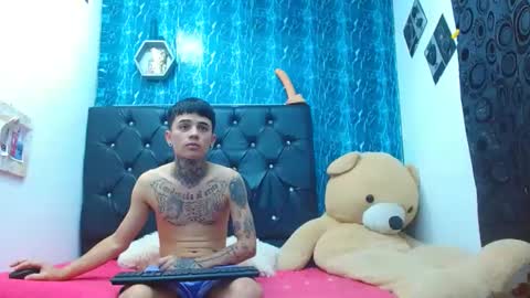 Snapshot of exotichot_couple chatting on 03.05.25 exotichot_couple online show from 03.05.25