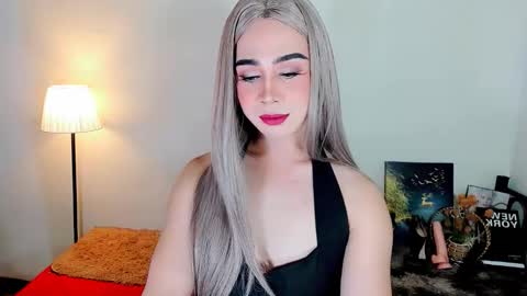 Snapshot of expensive_elise chatting on 02.24.26 expensive_elise online show from 02.24.26