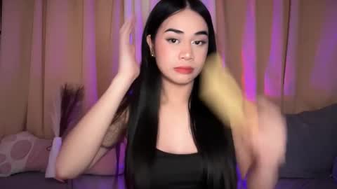 Snapshot of expensivets_chloe chatting on 11.01.25 chloee online show from 11.01.25