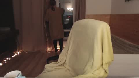 Crystal online show from 02.27.25