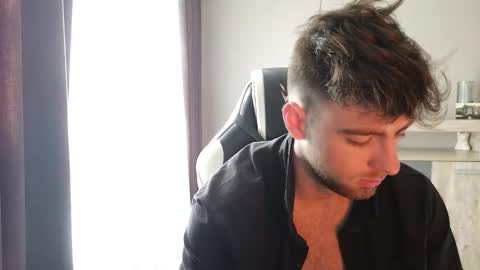 Snapshot of exstayz chatting on 10.03.25 Sweetheart online show from 10.03.25