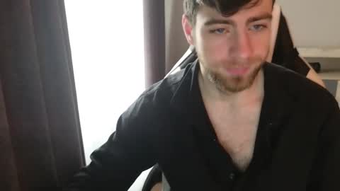 Snapshot of exstayz chatting on 12.14.25 Sweetheart online show from 12.14.25