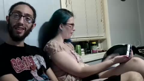 Snapshot of extaticxx chatting on 12.04.24 Extrastatic94 online show from 12.04.24