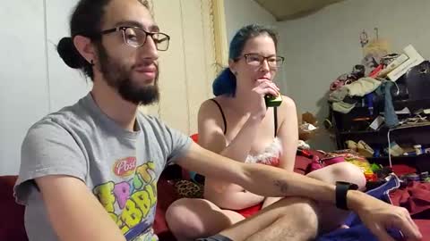 Snapshot of extaticxx chatting on 12.26.24 Extrastatic94 online show from 12.26.24