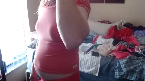 eyeswall0w online show from 09.19.25