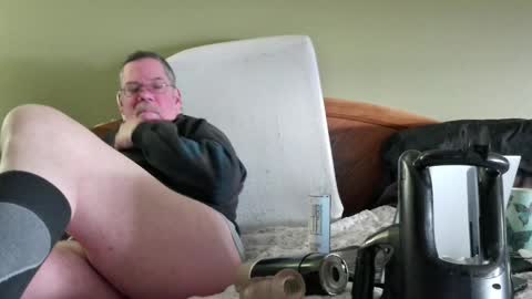 Eyeswideshut63 online show from 12.21.24