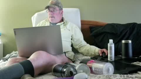 Eyeswideshut63 online show from 01.04.25