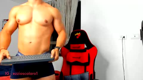 Ezzio Scolaro online show from 11.23.25