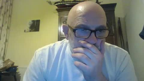 Snapshot of f1zzeek chatting on 04.29.26 f1zzeek online show from 04.29.26