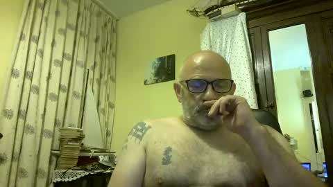 Snapshot of f1zzeek chatting on 06.18.26 f1zzeek online show from 06.18.26