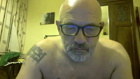 Snapshot of f1zzeek chatting on 08.04.26 f1zzeek online show from 08.04.26