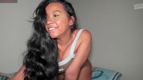 Snapshot of fabianna_laraa chatting on 05.24.26 Thianna online show from 05.24.26