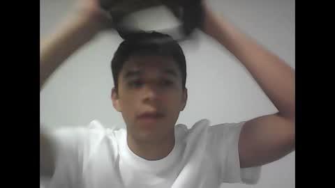 Snapshot of fabiar11 chatting on 10.06.25 R online show from 10.06.25