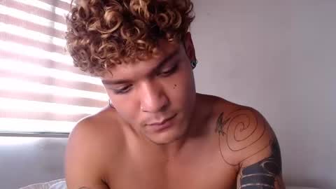 Snapshot of fabrizio_amery chatting on 12.29.24 -  A N D E R online show from 12.29.24